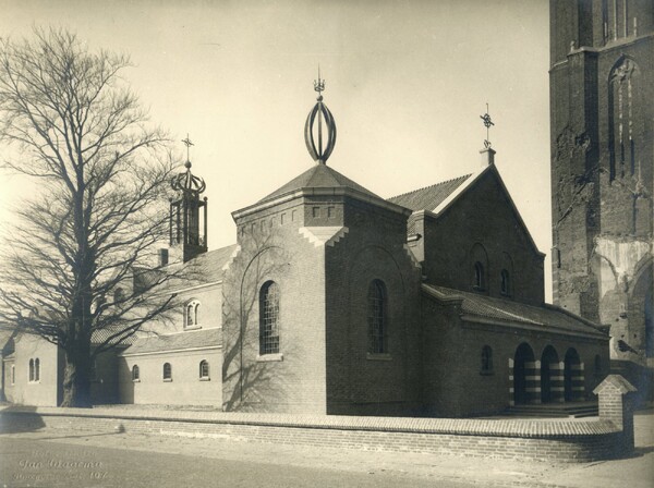 De nieuwe parochiekerk van Sambeek, die in 2024 in gebruik werd genomen als gemeenschapshuis "Duvelshof".